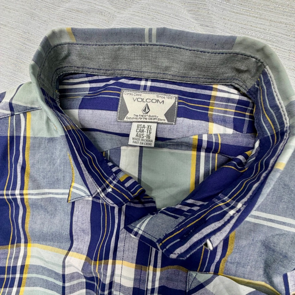 Volcom Ex Factor Plaid SS Youth Shirt Blue Grey Yellow Button Down Boys XL NEW - Picture 3 of 6